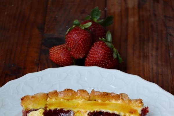 Tarta cu capsune si rubarba