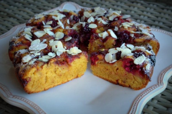 Prajitura cu mure si mere