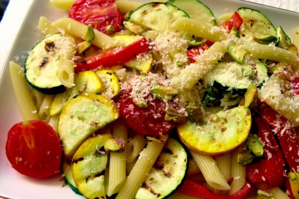 30 de retete pentru luna lui Gustar