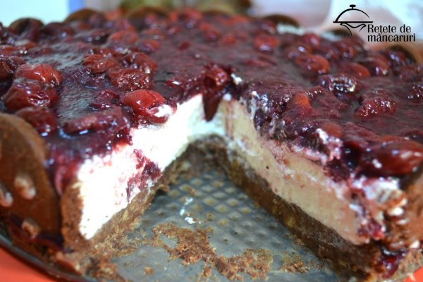 Cheesecake cu blat de biscuiti - fara coacere