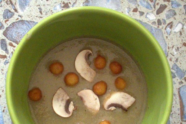 Supă-cremă de ciuperci albe (champignons)