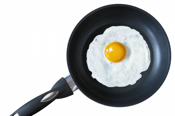 Motivul pentru care mancarea se lipeste de tigaie