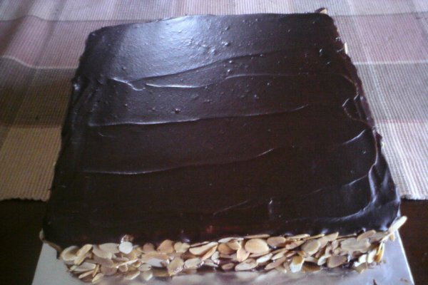 Prajitura de ciocolata cu migdale