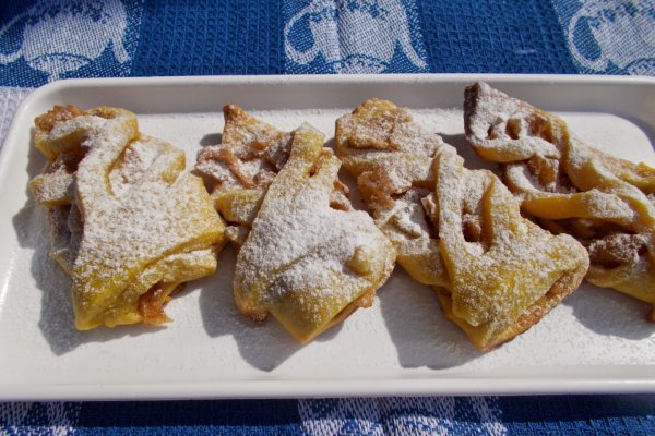 Cornuri rasucite cu mere