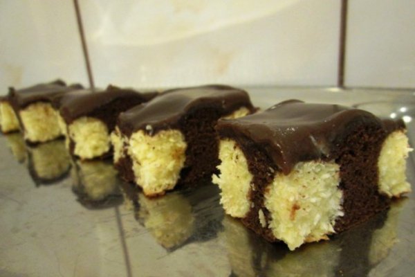 Prajitura cu bilute de branza si cocos