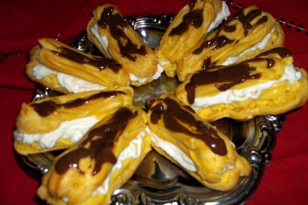 Eclere cu crema de vanilie si frisca