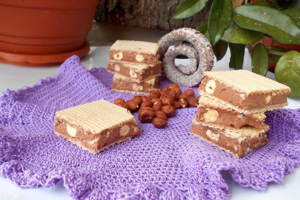 Ciocolata de casa cu nesquik si alune de padure