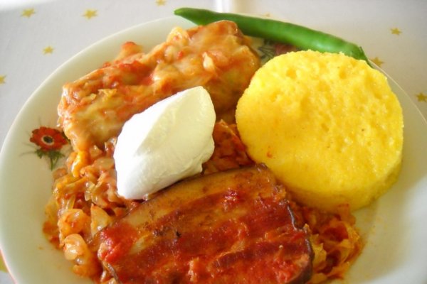 Sarmalute in cuib cu afumatura