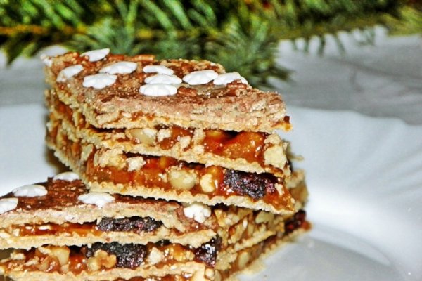 Napolitane cu nuca,stafide,rahat,merisoare ,glazurate cu crema de cacao