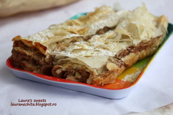 Placinta cu mar si migdale