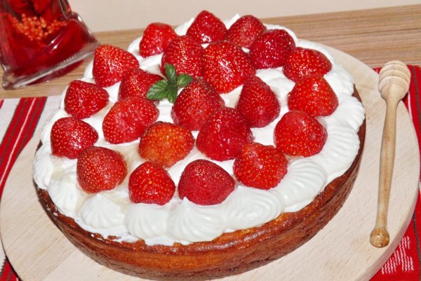 Prajitura cu branza si capsuni