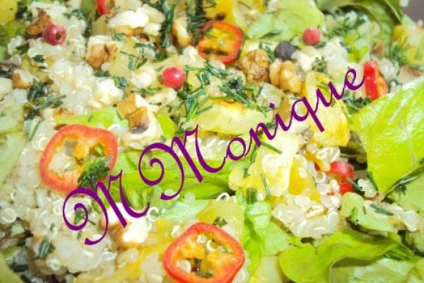 Salata de quinoa cu dovleac, salata verde si nuci