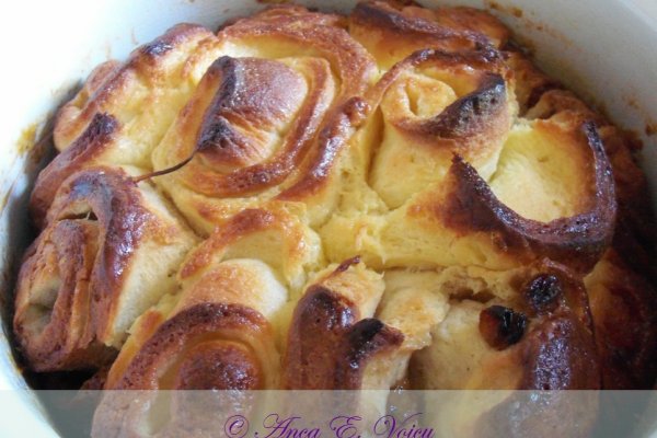 Cozonac-trandafir cu unt