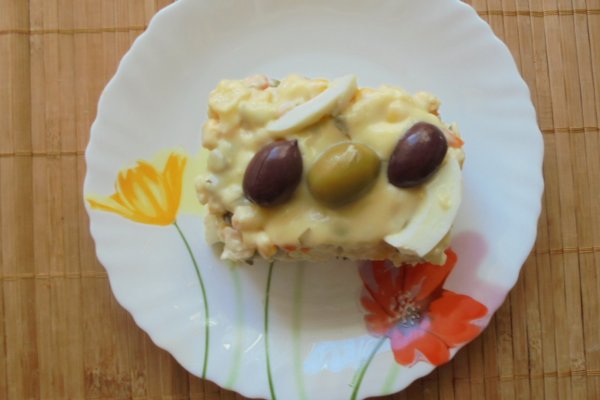 Salata de legume cu sos de maioneza si tarhon