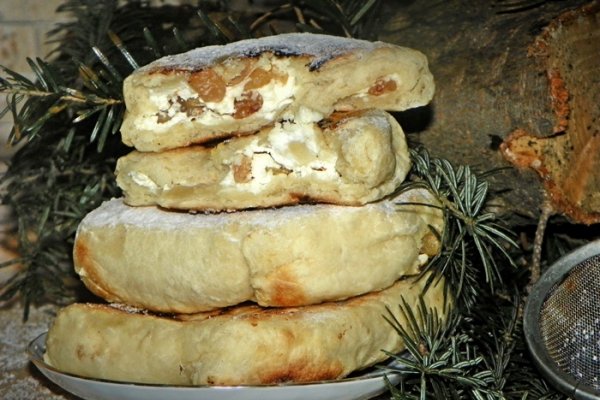 Placintele cu branza dulce si stafide