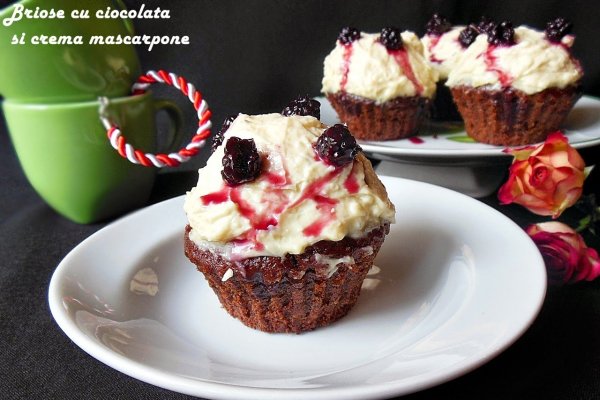 Briose cu ciocolata si crema mascarpone