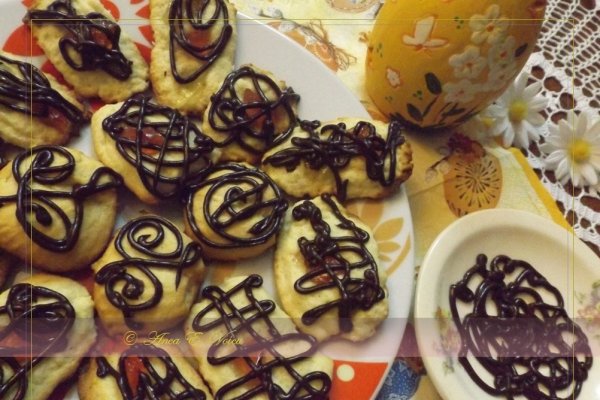 Fursecuri cu vanilie si glazura de ciocolata