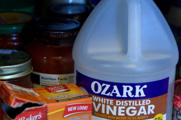 10 lucruri din bucatarie pe care le poti curata cu bicarbonat