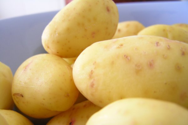 Cel mai bun truc pentru a curata cartofii rapid