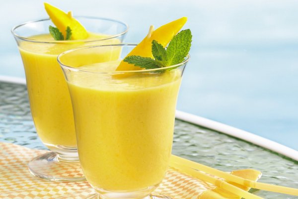 10 ingrediente sanatoase pentru smoothie-uri