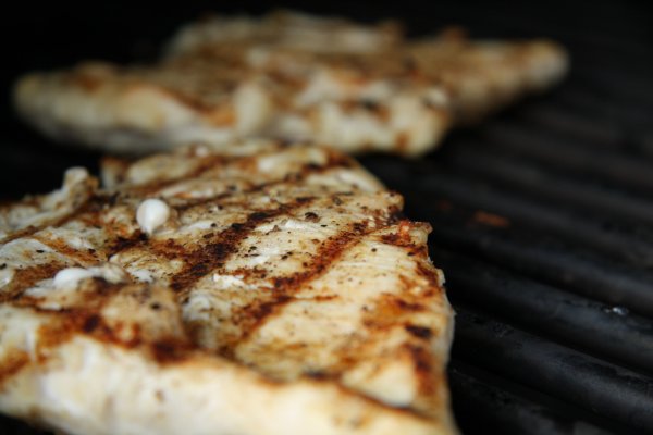 Cum sa pregatesti cel mai fraged piept de pui la gratar