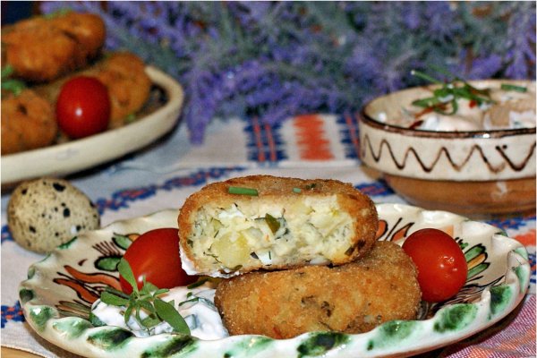 Chiftelute de cartofi cu oua de prepelita si branza