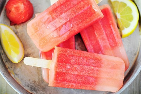 Cum sa faci 5 tipuri de inghetata folosind vin, prosecco sau bere