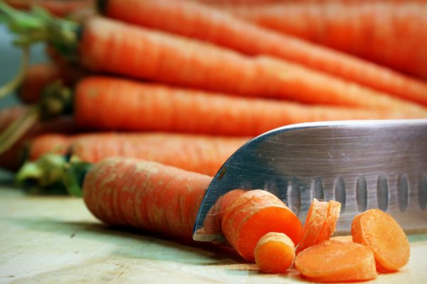 5 situatii in care nu este nevoie sa cureti morcovii