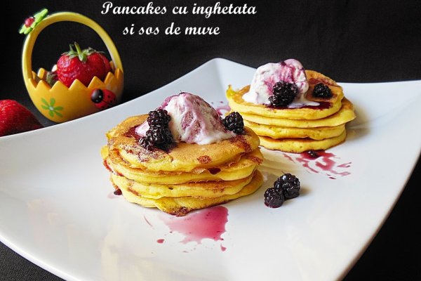 Pancakes cu inghetata si sos de mure