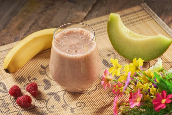 Smoothie de Pepene galben si Zmeura