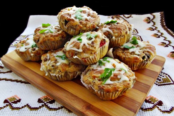 Briose aperitiv, cu carne tocata si legume