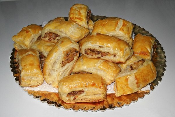 Pateuri cu ciuperci din aluat foietaj. Reteta simpla, rapida si delicioasa.