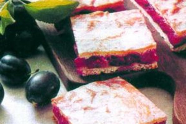 Prajitura sfaramicioasa cu prune