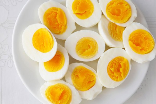Cum cureti un ou fiert in doar 5 secunde