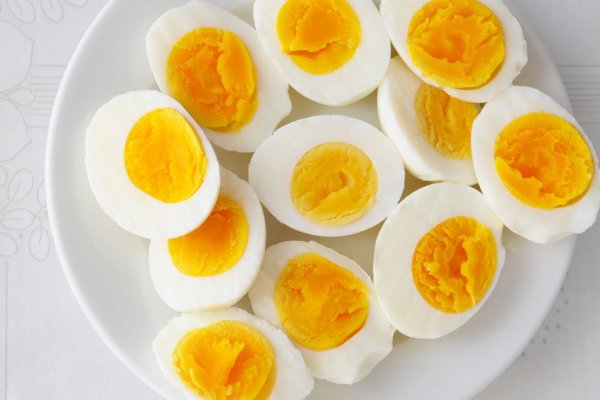 Cum cureti un ou fiert in doar 5 secunde