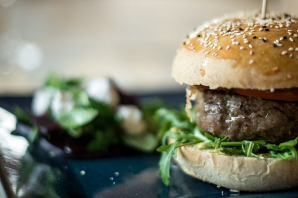 Cum sa faci cei mai buni burgeri - 9 retete simple si delicioase