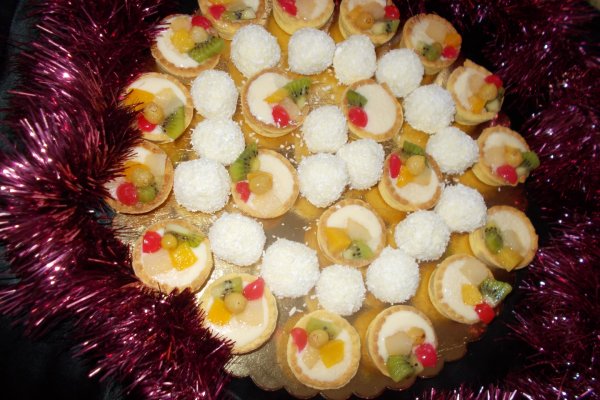 Mini tarte cu crema de vanilie si fructe