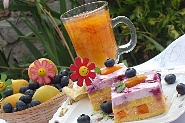 Prajitura cu caise si afine