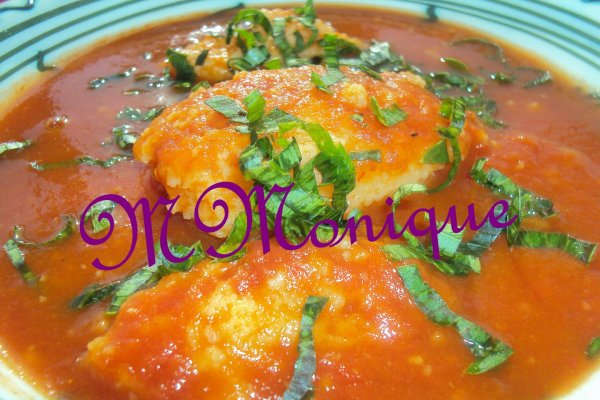 SUPĂ DE ROŞII CU GĂLUŞTE DE GRIŞ ŞI LEUŞTEAN