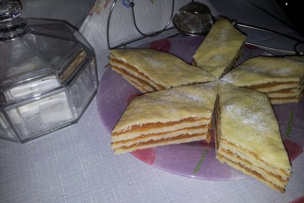 Prajitura cu foi fragede si umplutura de mere