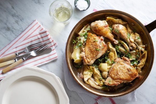 Secretul gaurii din manerul tigailor - iti va schimba radical felul in care gatesti