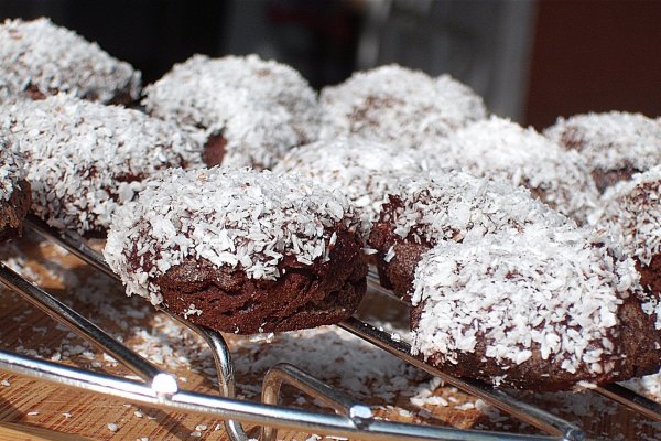 Fursecuri cu ciocolata si nuca de cocos deshidratata