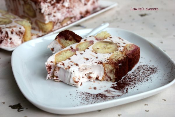 Prajitura rapida cu iaurt si banane