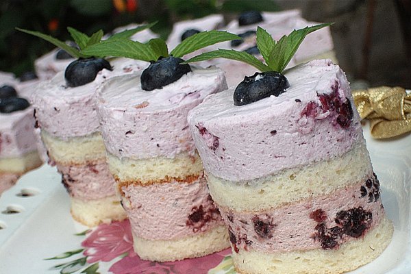 Prajitura cu mure si afine