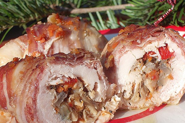 Rulouri de pui jambonate