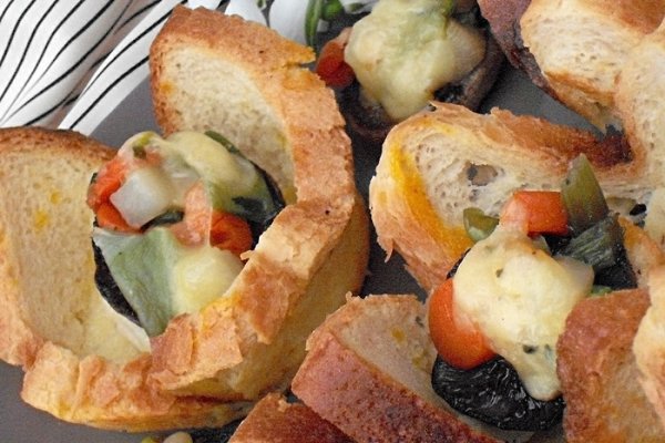 Cosulete din paine cu ciuperci umplute