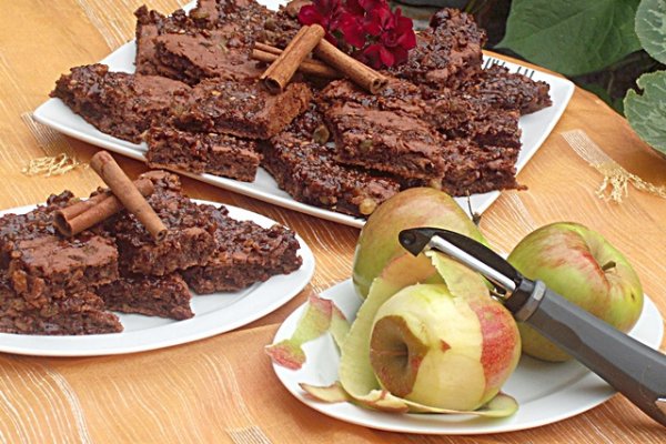 Prajitura cu mere si stafide