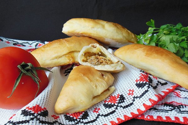 Placintele cu ciuperci si cascaval