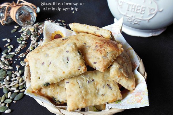 Biscuiti cu branzeturi si mix de seminte