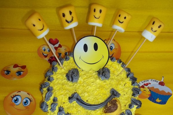 Smiley candy bar